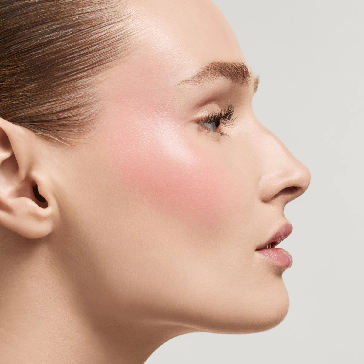 Legendary Glow: Blush & Setting Spray Duo - Image 5