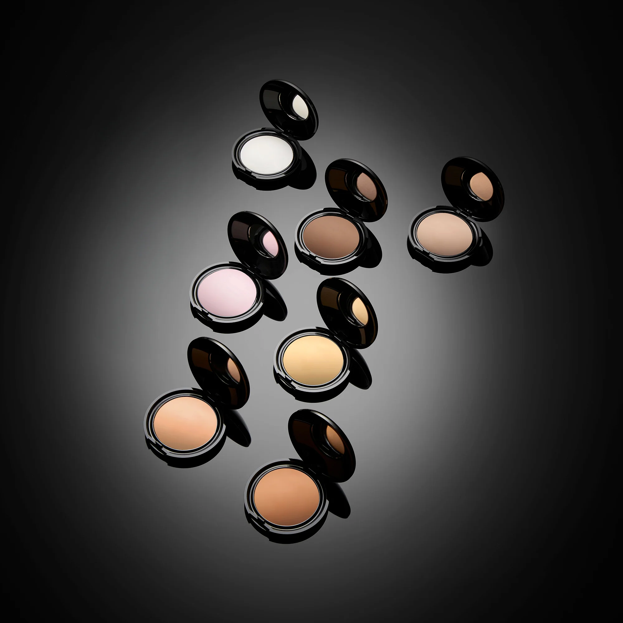 Skin Fetish: Sublime Perfection Blurring Under-Eye Powder - Image 6